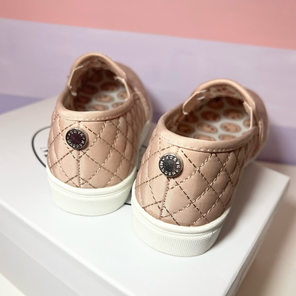 Steve Madden NIB blush pink slip on shoe size 1 - Picture 4 of 6